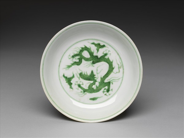綠彩雲龍紋盤