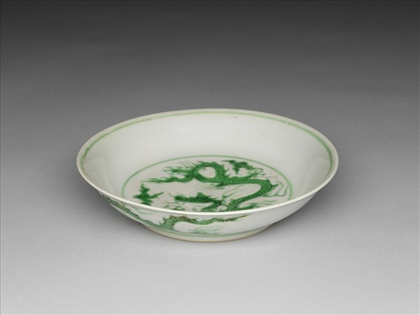 綠彩雲龍紋盤