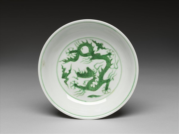 綠彩雲龍紋盤