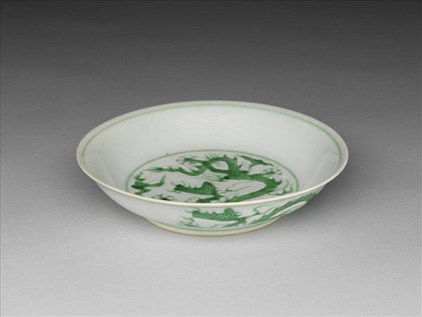 綠彩雲龍紋盤