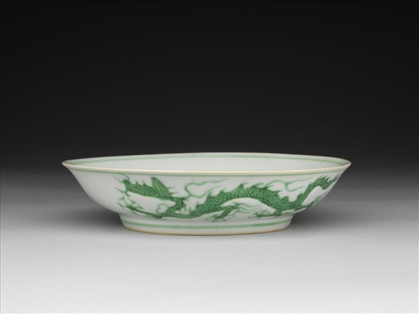 綠彩雲龍紋盤