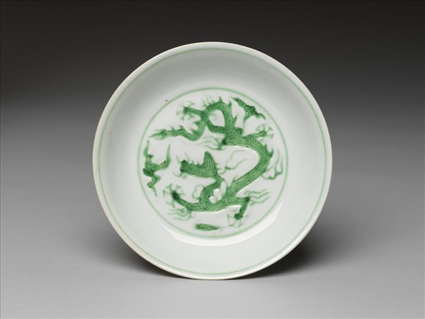 綠彩雲龍紋盤