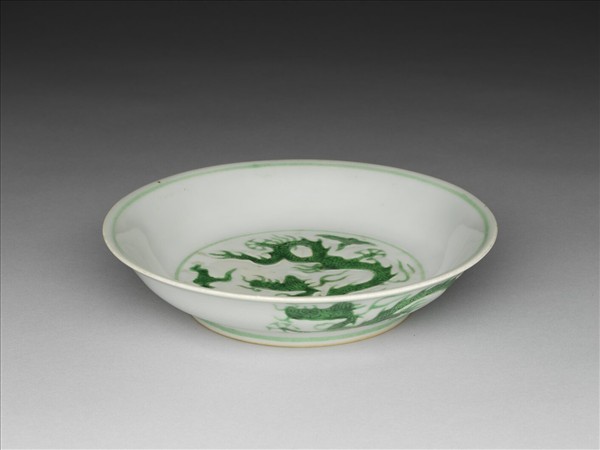綠彩雲龍紋盤