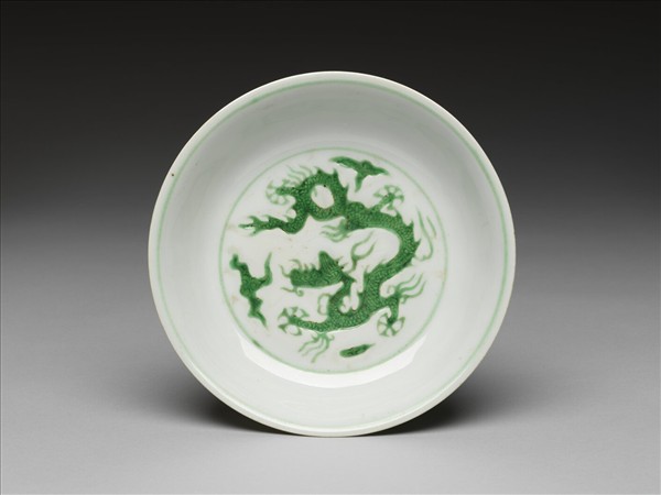 綠彩雲龍紋盤