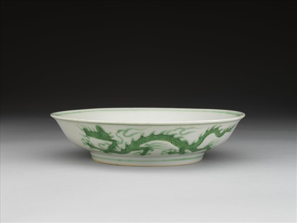 綠彩雲龍紋盤