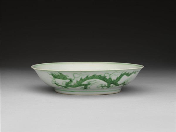 綠彩雲龍紋盤