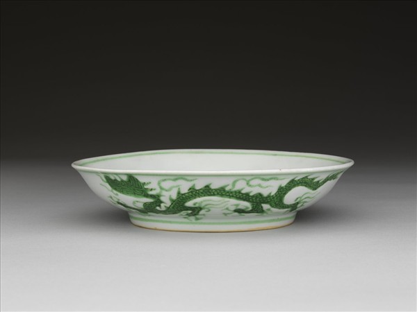 綠彩雲龍紋盤