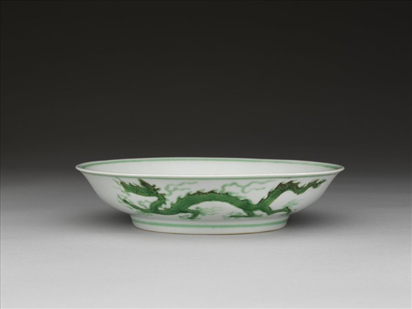 綠彩雲龍紋盤
