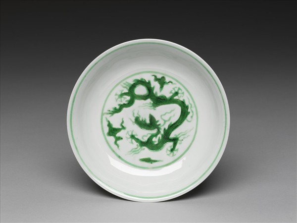 綠彩雲龍紋盤