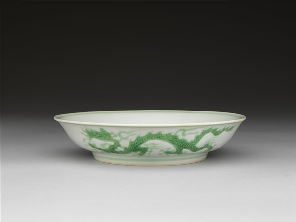 綠彩雲龍紋盤