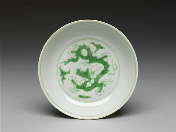綠彩雲龍紋盤