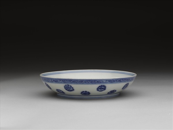 青花團花菊紋盤