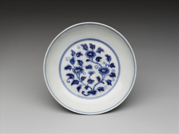 青花團花菊紋盤