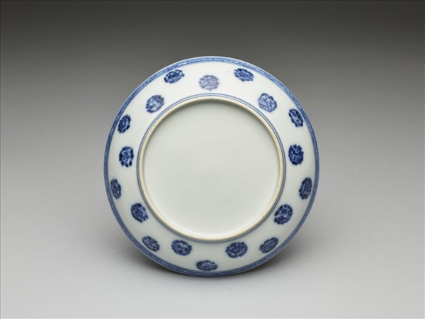 青花團花菊紋盤