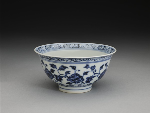 青花牡丹紋碗