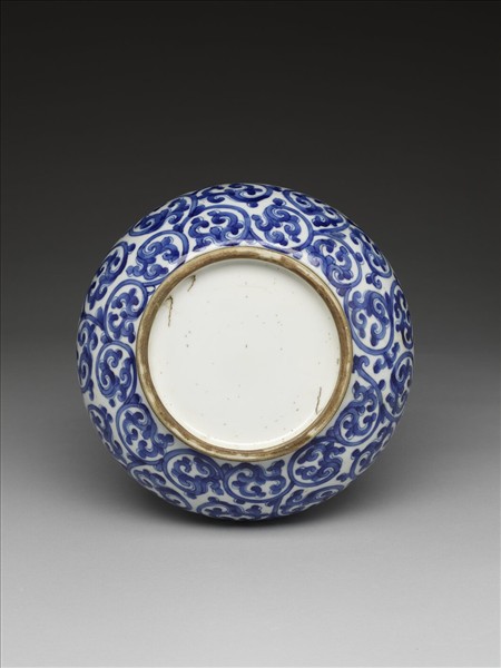 青花卷葉紋長頸瓶