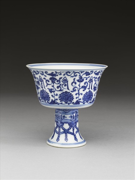 青花番蓮梵文高足杯