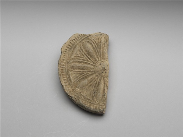 花卉紋瓦當殘片