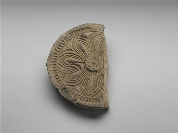 花卉紋瓦當殘片