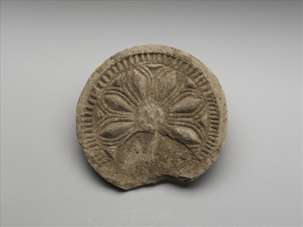 花卉紋瓦當殘片