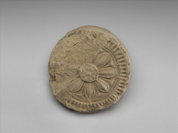 花卉紋瓦當殘片