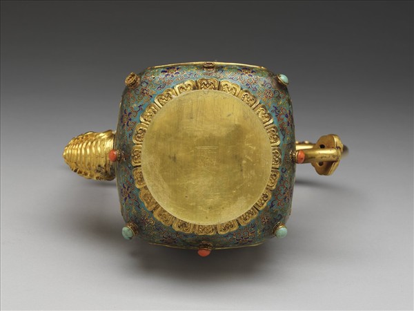 掐絲琺瑯嵌畫琺瑯仕女執壺