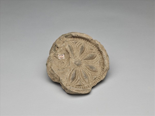 花卉紋瓦當殘片