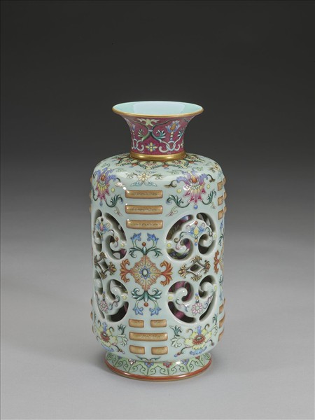 洋彩八卦如意轉頸瓶