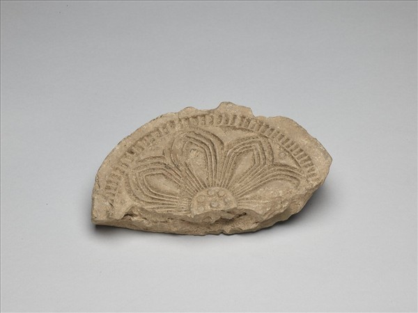 花卉紋瓦當殘片