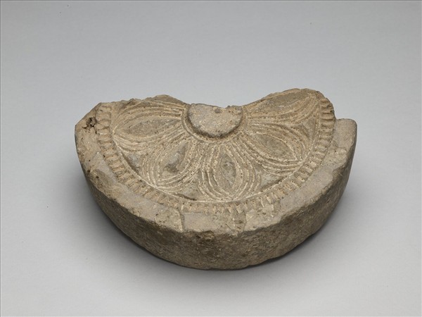 花卉紋瓦當殘片