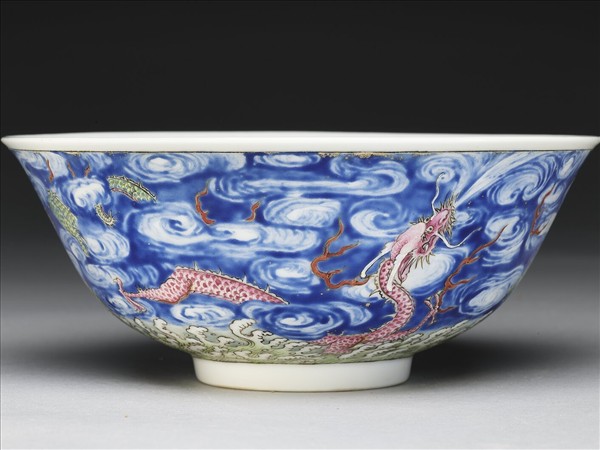 洋彩雲龍碗