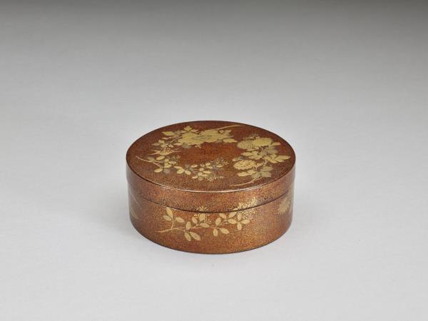 牡丹菊蒔繪圓盒