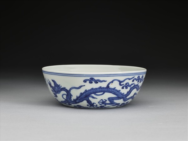 青花雲龍紋碗