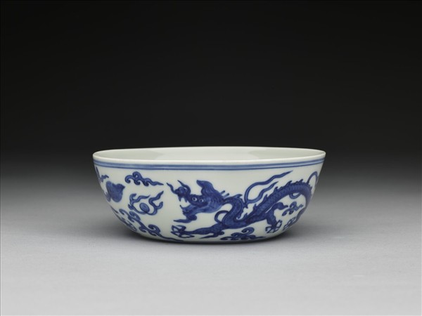 青花雲龍紋碗