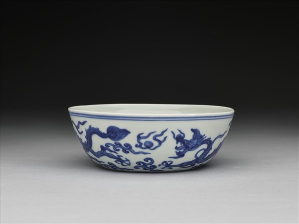 青花雲龍紋碗