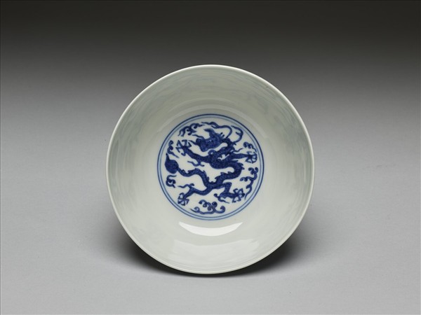 青花雲龍紋碗