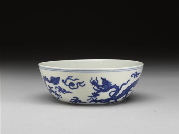 青花雲龍紋碗