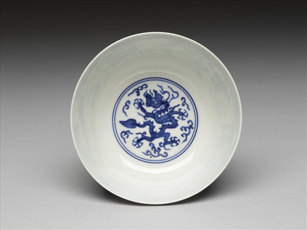 青花雲龍紋碗