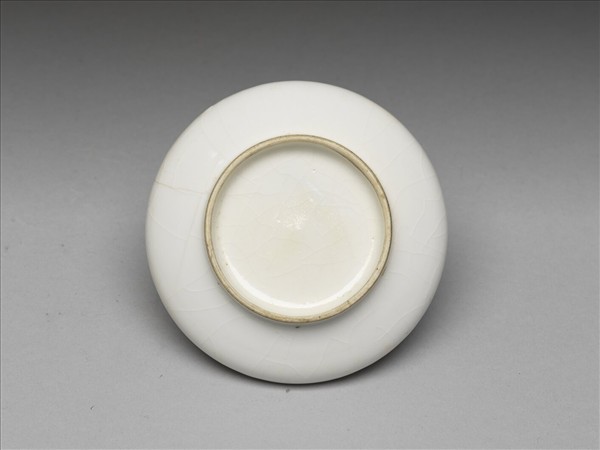 白瓷印花菊花紋水盛