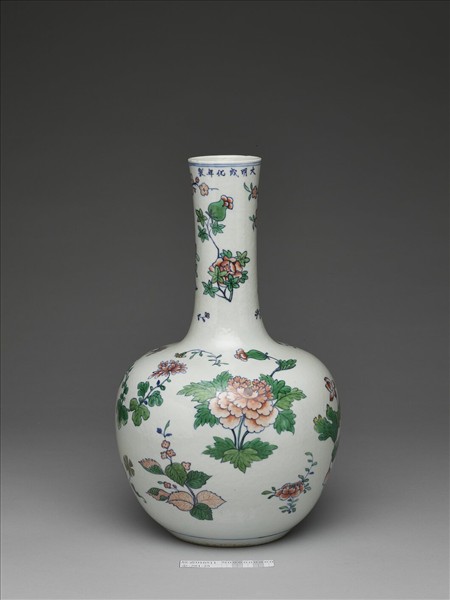 鬥彩花卉紋長頸瓶