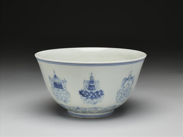 青花蓮扥八吉祥紋碗