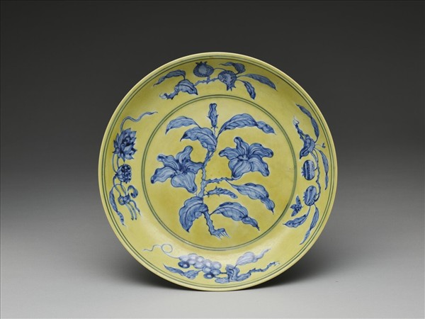黃地青花折枝花果紋大盤