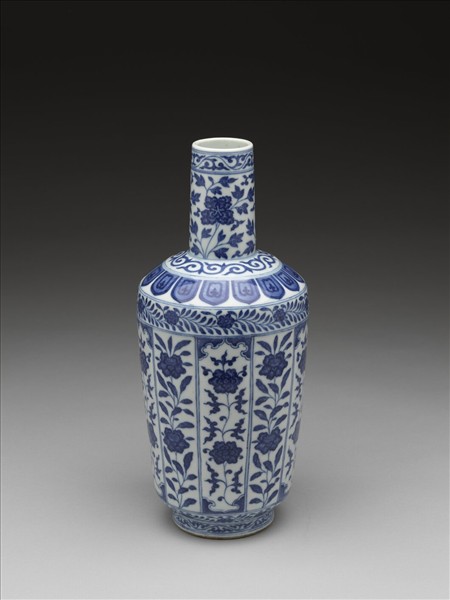 青花花卉紋蒲槌瓶