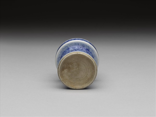 青花纏枝番蓮紋軸頭罐