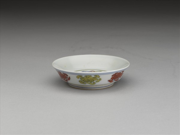 鬥彩如意雲芝碟