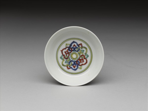 鬥彩如意雲芝碟