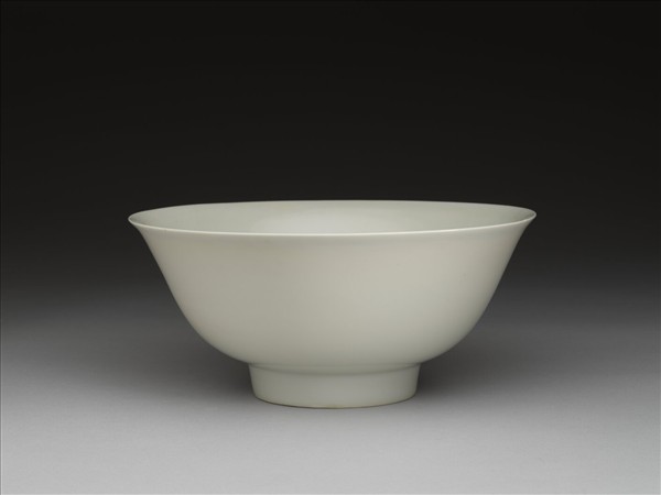 白瓷撇口大碗