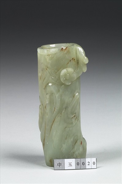 玉雕梅幹瓶