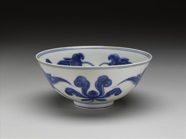青花寶蓮紋碗