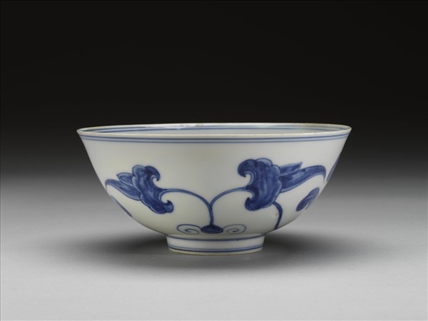 青花寶蓮紋碗